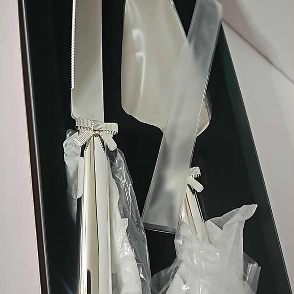 Kate Spade / Lenox Grace Avenue 2 Piece Dessert Set - Picture 4 of 6